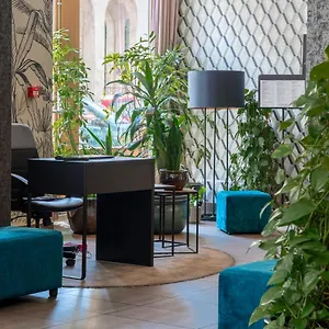 Hotel Memories, Budapeste